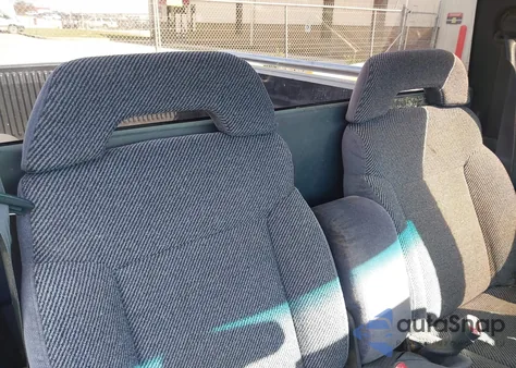 1997 Chevrolet S-10 Ls Fleetside z USA, uszkodzony, nr VIN 1GCCS1446VK137689